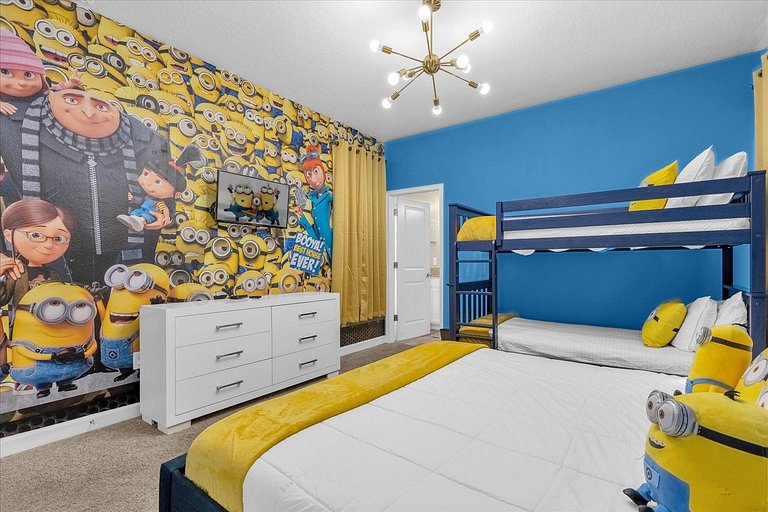 Luxury 6 Bedrooms w/ Lake View Near Disney 10 Min
