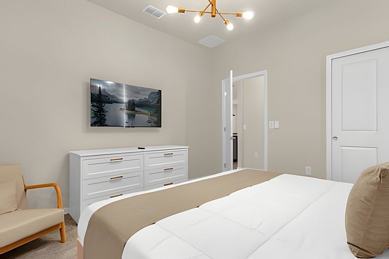 Incredible 7BD House Windsor Cay – Family Friendly