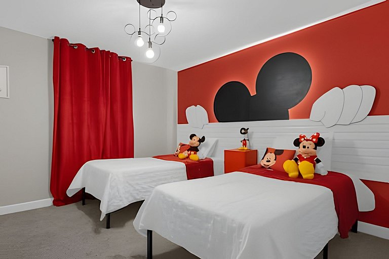 4BR house at Storey Lake Resort 9min Disney