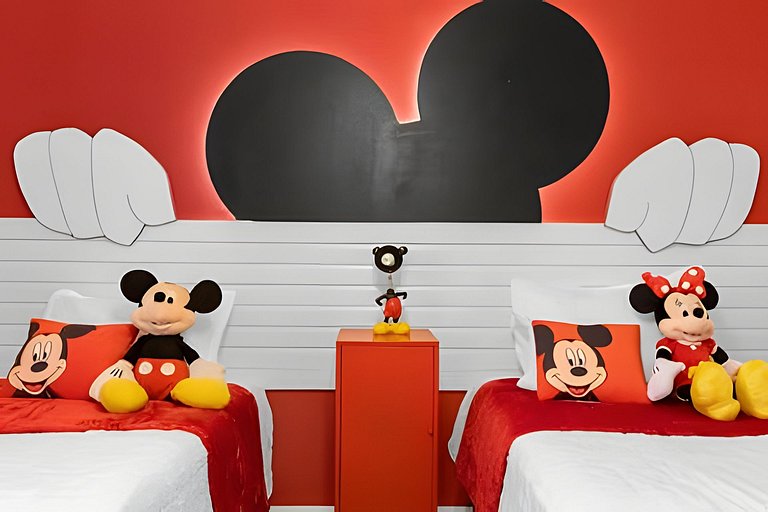 4BR house at Storey Lake Resort 9min Disney