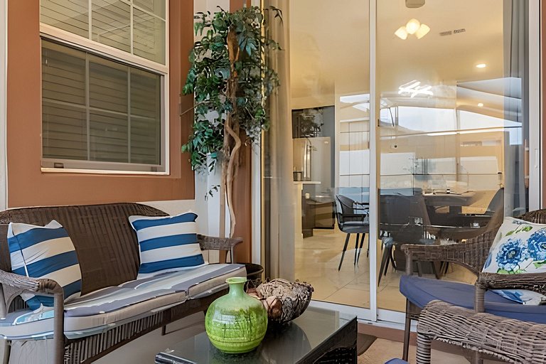 4BR house at Storey Lake Resort 9min Disney