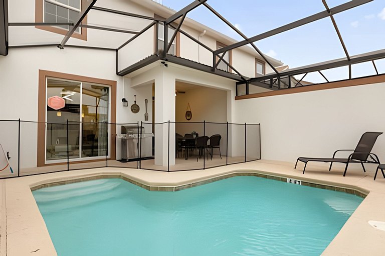 4BR house at Storey Lake Resort 9min Disney