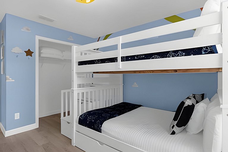 Comfort and Fun at Storey Lake Resort 4BD Home