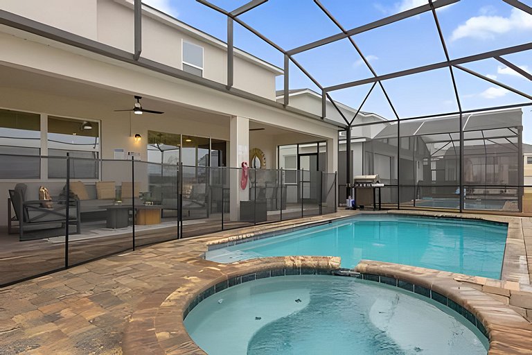 Luxury house in solara resort 9BD