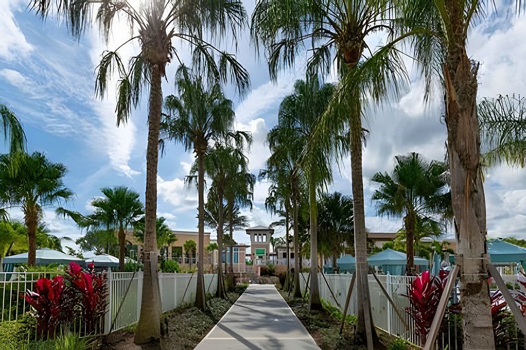 Luxury house in solara resort 9BD