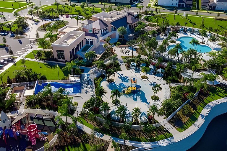 Luxury house in solara resort 9BD