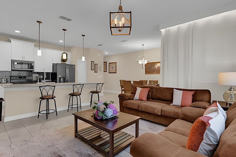 Charming Hideaway at Storey Lake 4BD Home