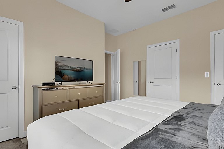 Charming Hideaway at Storey Lake 4BD Home