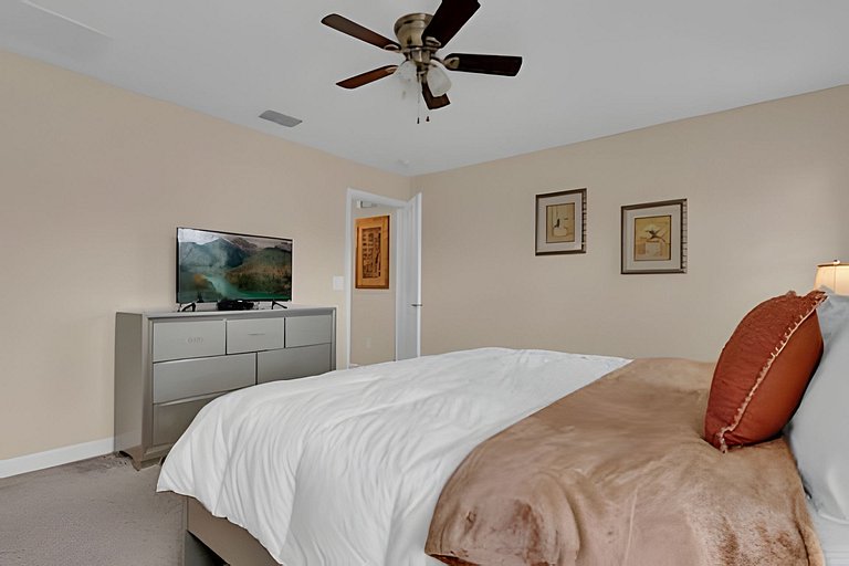 Charming Hideaway at Storey Lake 4BD Home