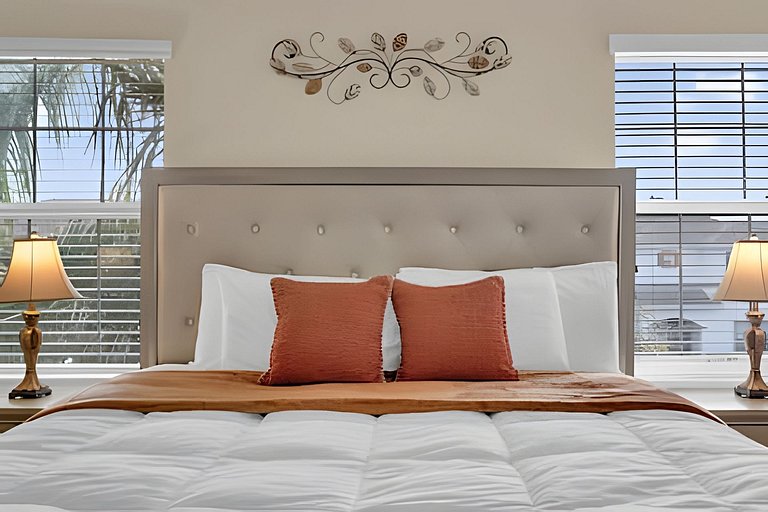 Charming Hideaway at Storey Lake 4BD Home