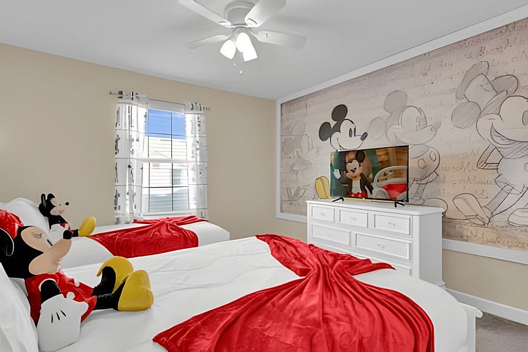 Charming Hideaway at Storey Lake 4BD Home