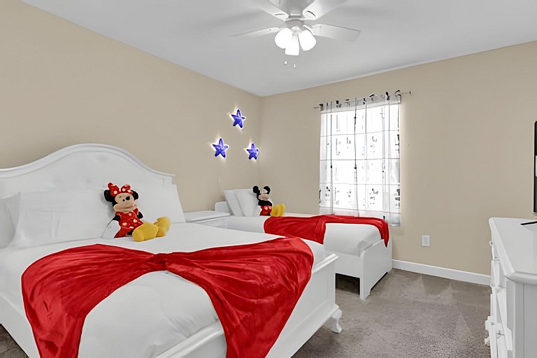 Charming Hideaway at Storey Lake 4BD Home