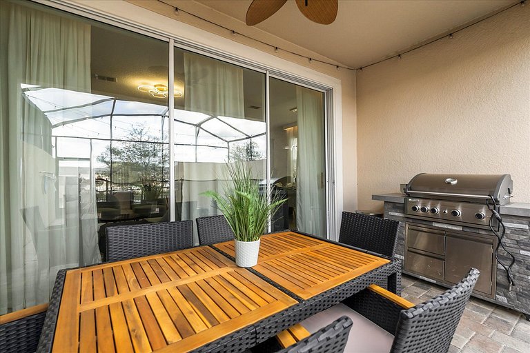 Special 5BR home at Solara Resort