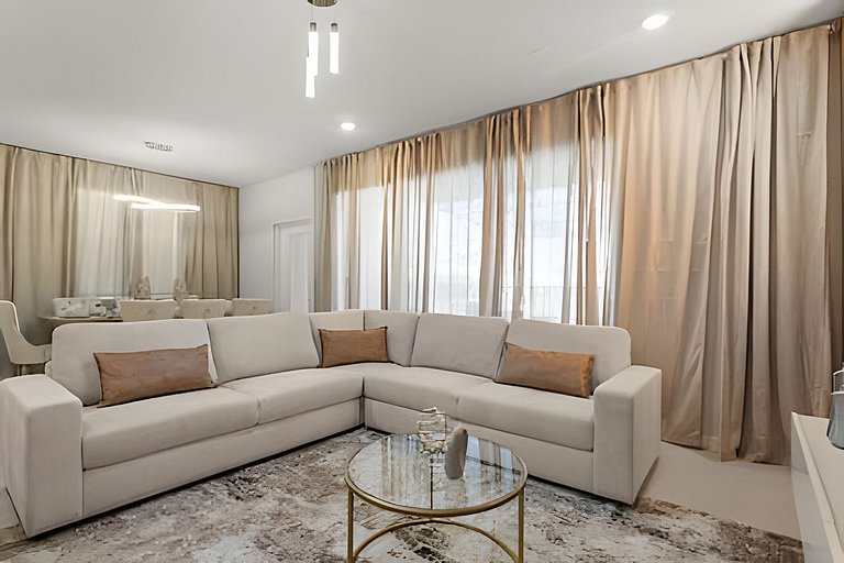Luxurious 5BD Space at Windsor Cay Resort