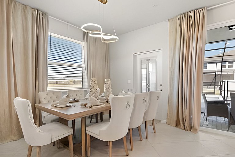 Luxurious 5BD Space at Windsor Cay Resort