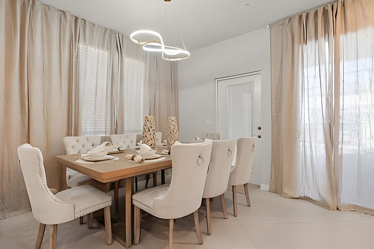 Luxurious 5BD Space at Windsor Cay Resort