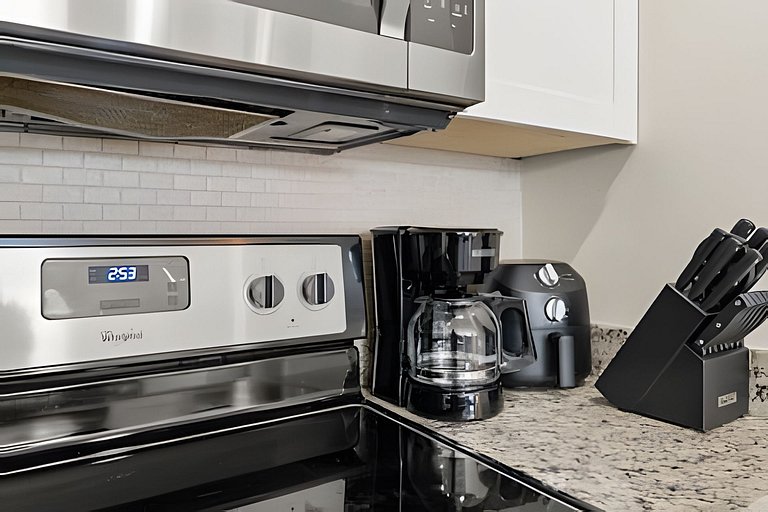Comfort and Style in West Lucaya, 3BD Home