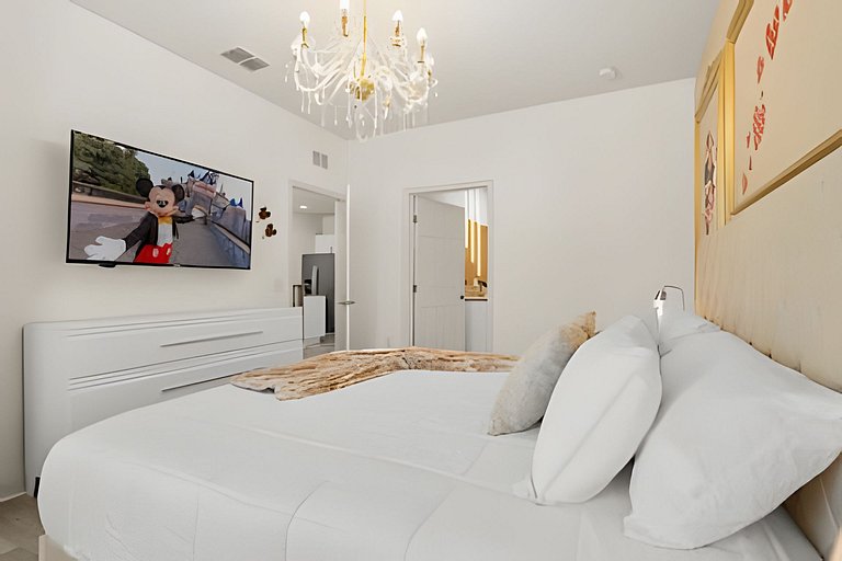 Comfort and Style in West Lucaya, 3BD Home