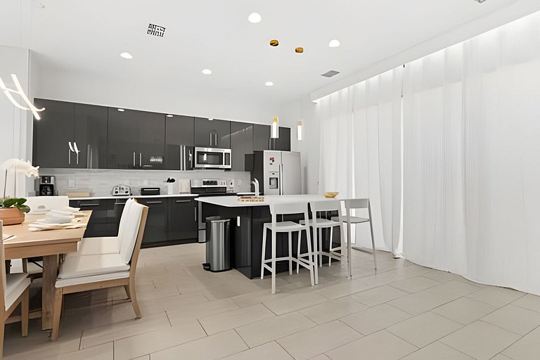 Your Home in Vila Domani, 5BD and Total Comfort
