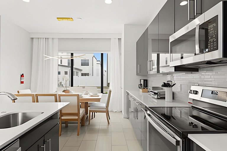 Your Home in Vila Domani, 5BD and Total Comfort