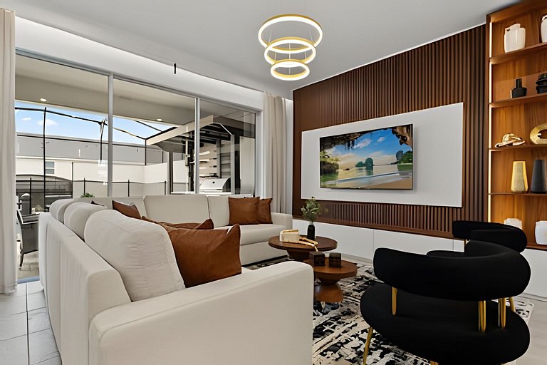 Modern 6-BR Home w/ Summer Kitchen - Solara Resort