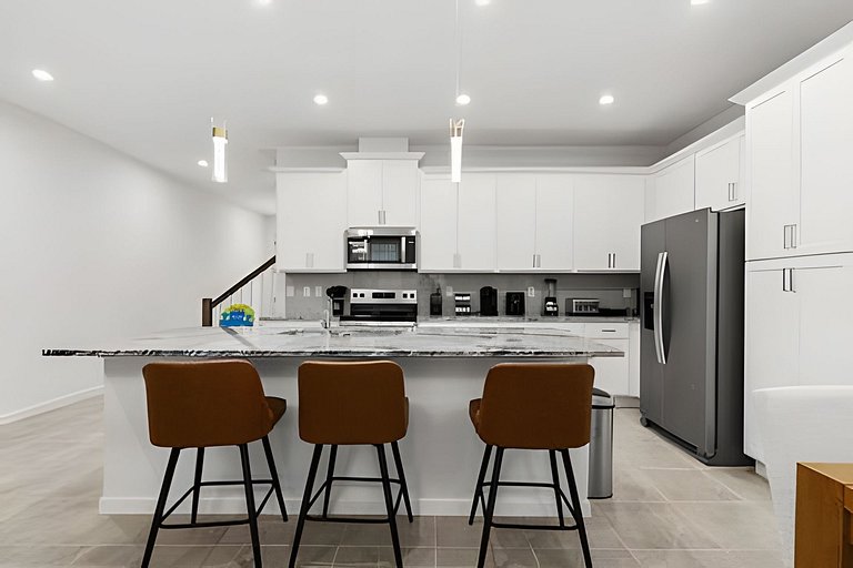 Modern 6-BR Home w/ Summer Kitchen - Solara Resort