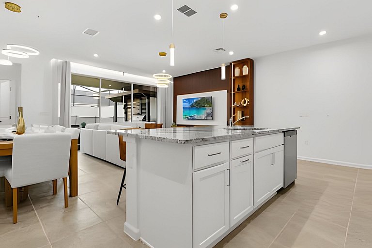 Modern 6-BR Home w/ Summer Kitchen - Solara Resort