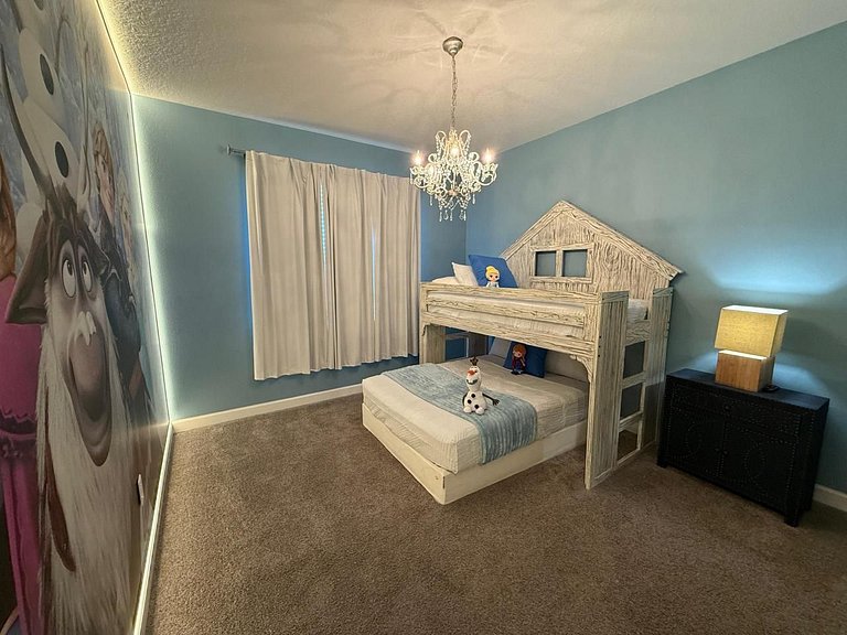 Cozy 5BD Home at Storey Lake Resort Lake View