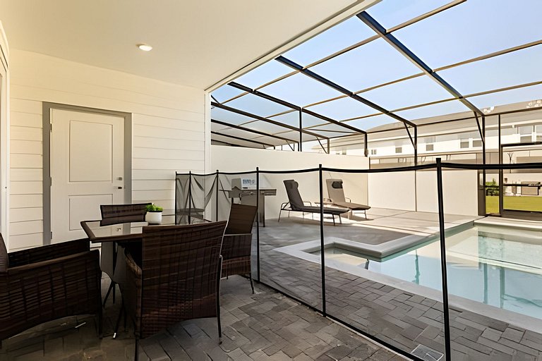 5 Bd / 4,5 Ba / Sleeps 14 / Windsor Cay Resort