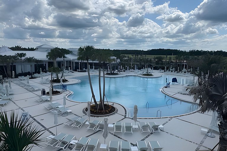 5 Bd / 4,5 Ba / Sleeps 14 / Windsor Cay Resort