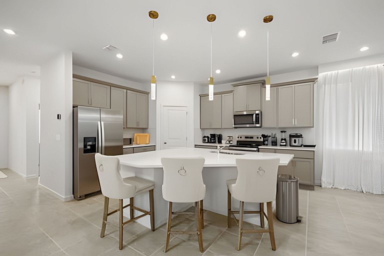 7 Bd / 6.5 Ba / Sleeps 20 / Solara Resort
