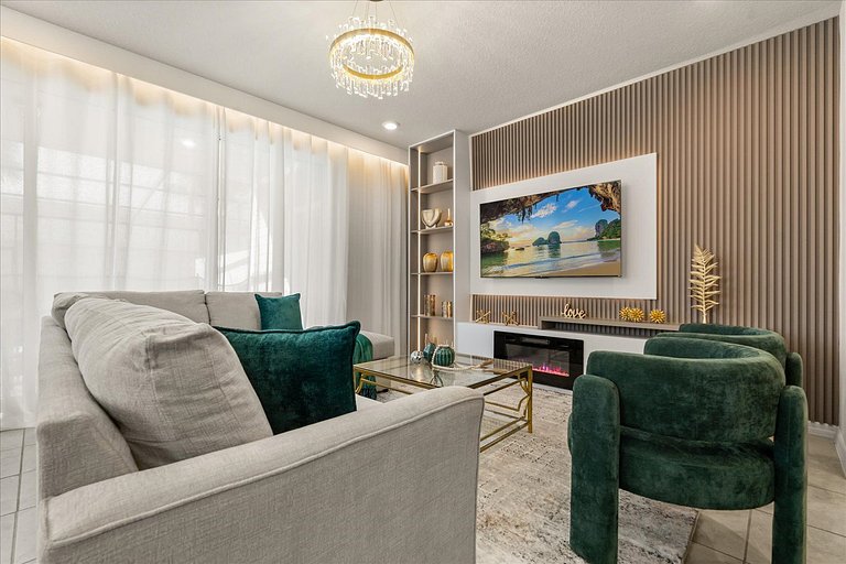 Magnificent 5BR Home at Windsor Island Resort