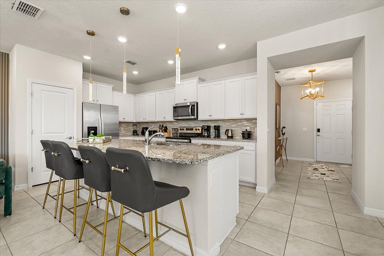 Magnificent 5BR Home at Windsor Island Resort