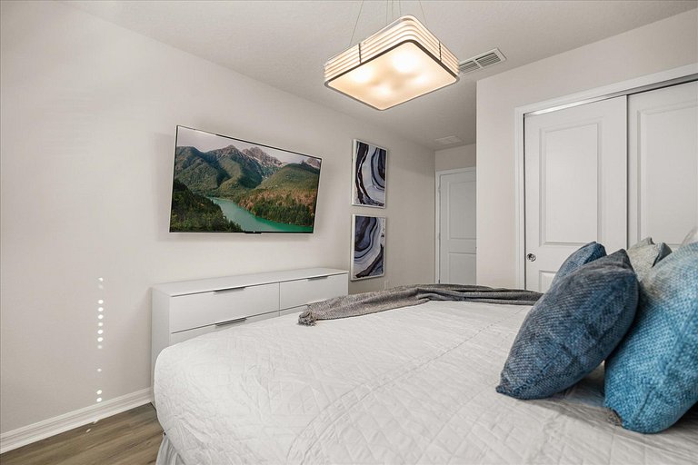 Magnificent 5BR Home at Windsor Island Resort