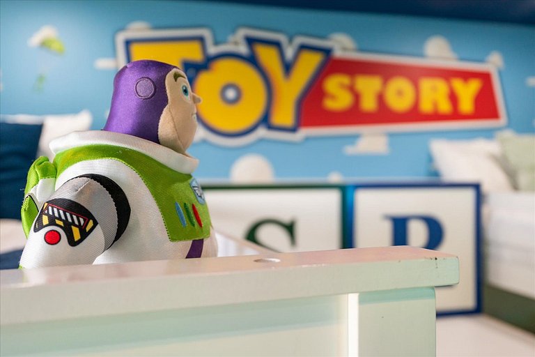 Magnificent 5BR Home at Windsor Island Resort