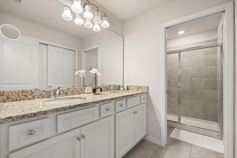 Magnificent 5BR Home at Windsor Island Resort