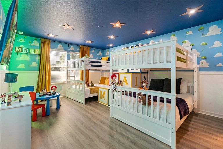 Magnificent 5BR Home at Windsor Island Resort