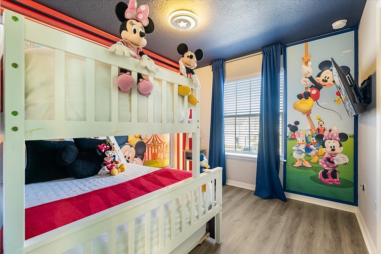 Magnificent 5BR Home at Windsor Island Resort