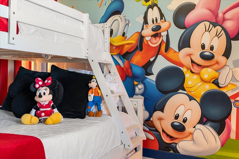 Magnificent 5BR Home at Windsor Island Resort