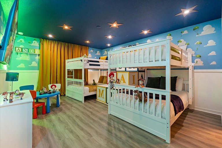 Magnificent 5BR Home at Windsor Island Resort