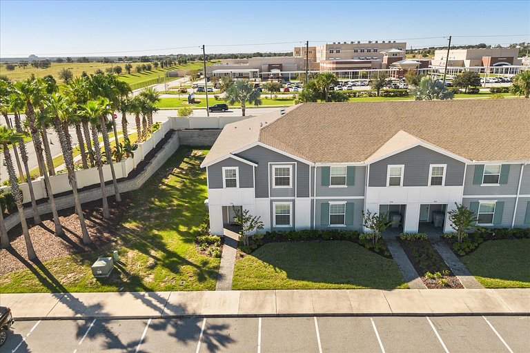 Magnificent 5BR Home at Windsor Island Resort