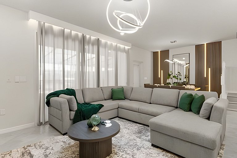 5 Bd / 4.5 Ba / Sleeps 14 / Windsor Cay Resort