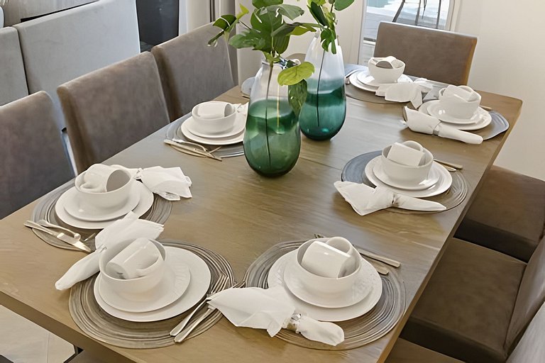 5 Bd / 4.5 Ba / Sleeps 14 / Windsor Cay Resort