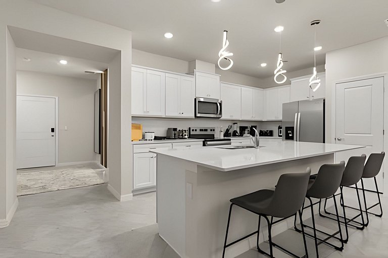 5 Bd / 4.5 Ba / Sleeps 14 / Windsor Cay Resort