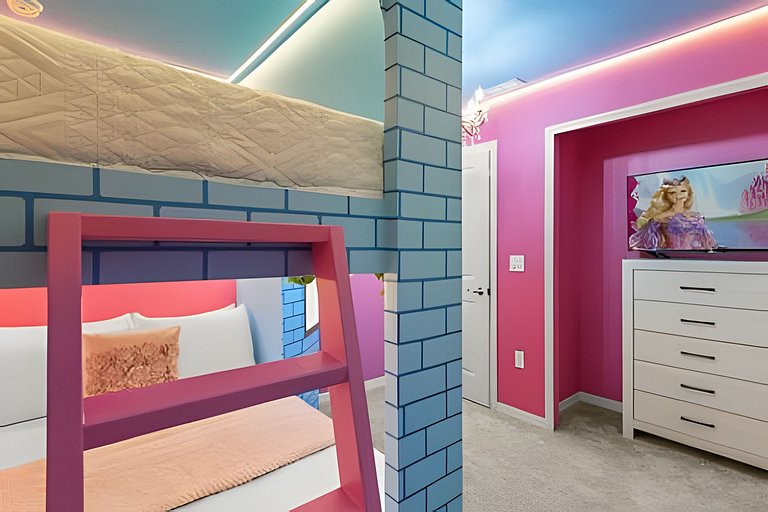 5 Bd / 4.5 Ba / Sleeps 14 / Windsor Cay Resort