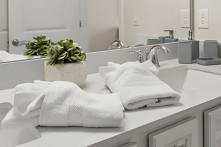 5 Bd / 4.5 Ba / Sleeps 14 / Windsor Cay Resort