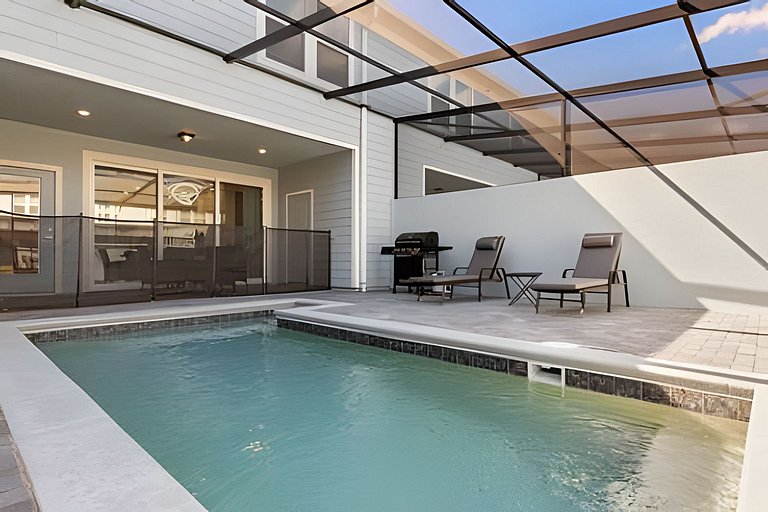 5 Bd / 4.5 Ba / Sleeps 14 / Windsor Cay Resort