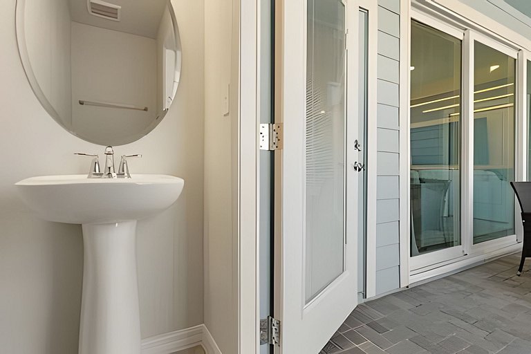 5 Bd / 4.5 Ba / Sleeps 14 / Windsor Cay Resort