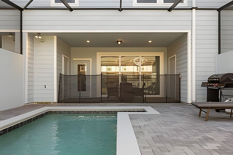 5 Bd / 4.5 Ba / Sleeps 14 / Windsor Cay Resort