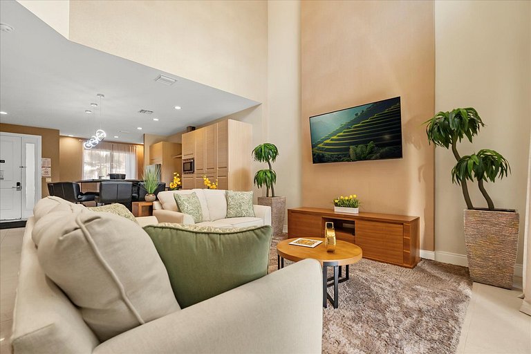 Glamorous and Modern House 8 minutes to Disney